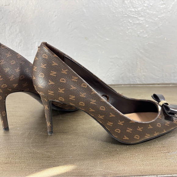 DKNY Patent Bow Monogrammed Pumps - Picture 7 of 14